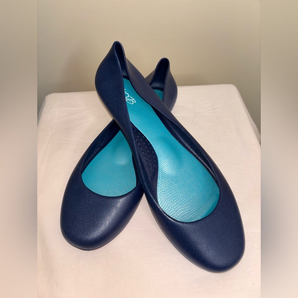 NWOT Oka.b Navy Blue Women's Flats. Sz. 9